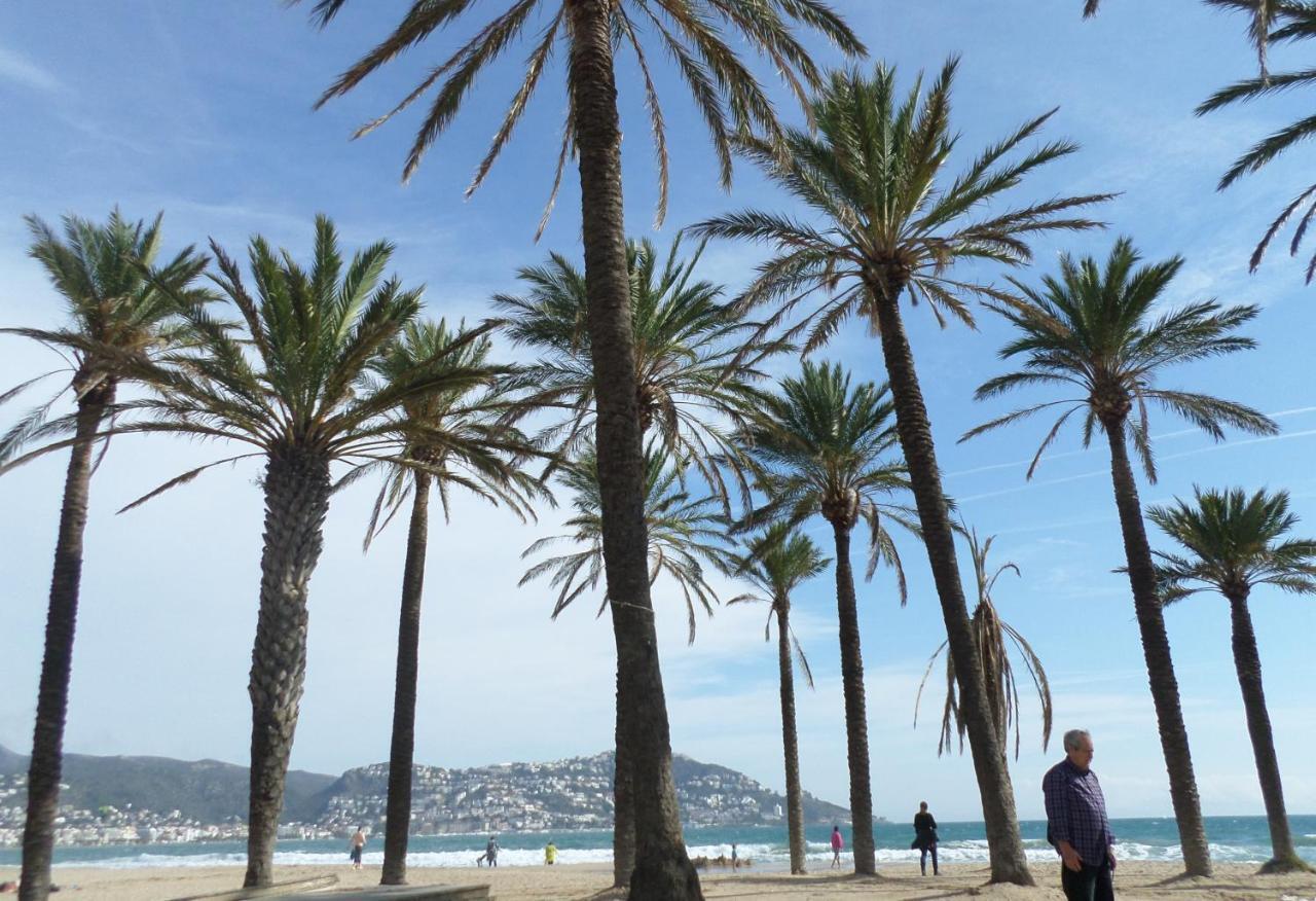 Vue Panoramique Sur La Mediterrannee, Appartement Sur Canal & Proche Plage روساس المظهر الخارجي الصورة